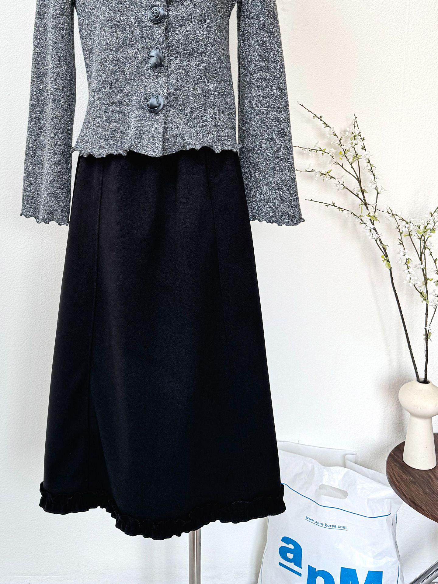 

Korean Retro Wool Patchwork Ruffle A-line Skirt - Women’s Autumn/Winter Hip-Covering Wide Hem Style One Size чёрный