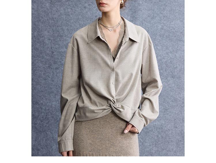 Chemise Lâche Irrégulière Torsadée Patchwork de Dentelle Confortable Respectueuse de la Peau Printemps 2026