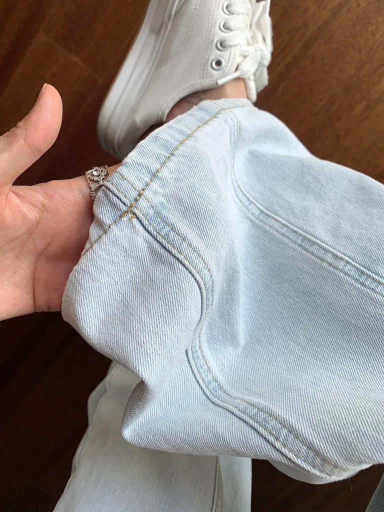 Women’s 2026 High-Waisted Light Jeans: Retro, Slimming, Loose, Versatile Wide-Leg Pants