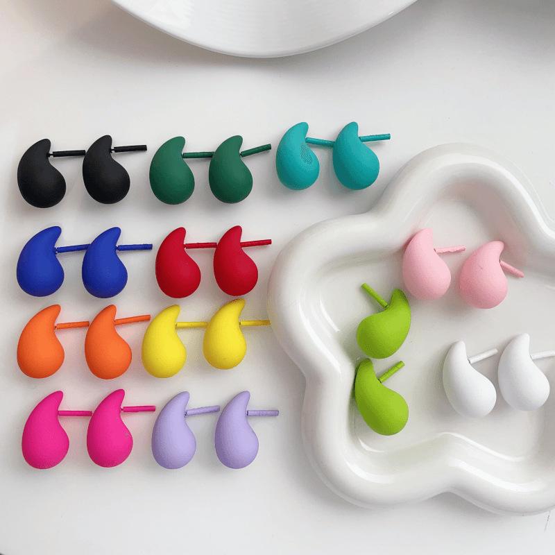 

Retro Heart Water Drop Acrylic Stud Earrings - Simple Fashion Jewelry for Women 2023