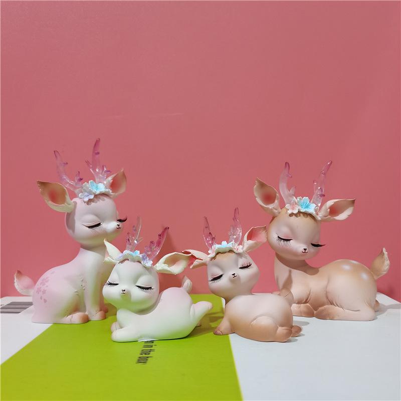 Huayun Little Deer Shaking Head Ornament for Car, Desktop, or Bedroom - Ideal Student Gift