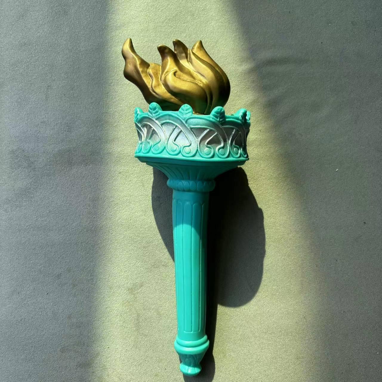 

Statue of Liberty Headband & Torch Set: Holiday Party & Role Play Accessories One Size