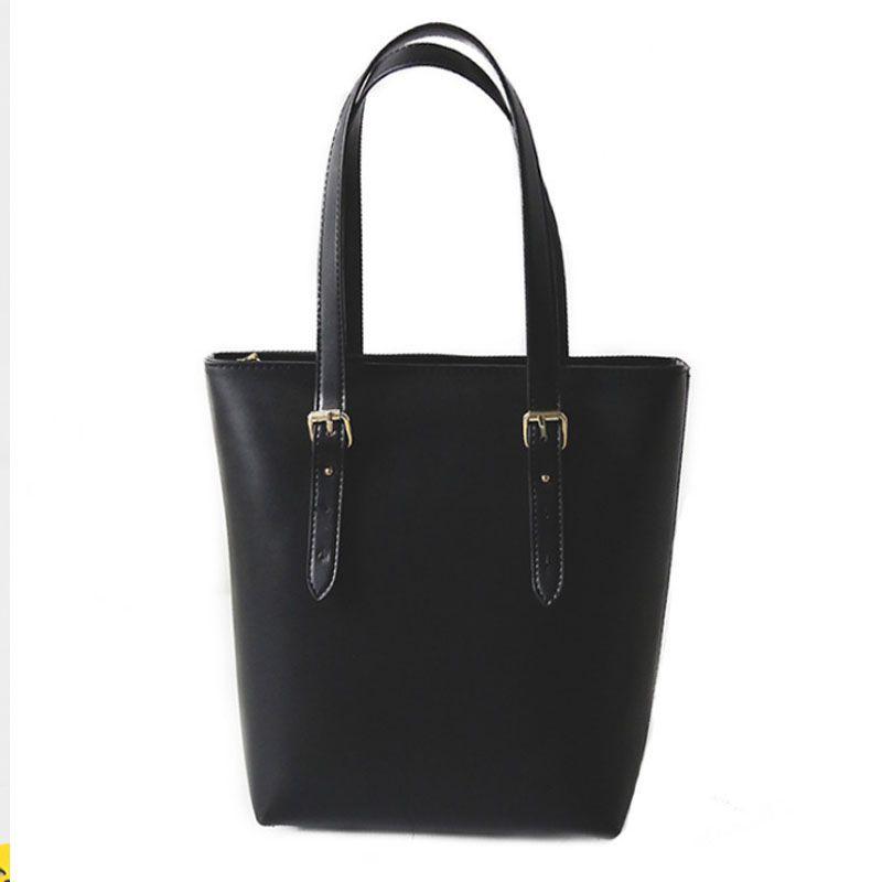 Elegant And Stylish Women Pu Leather Shoulder Bag With Soft Surface And Zipper Closure