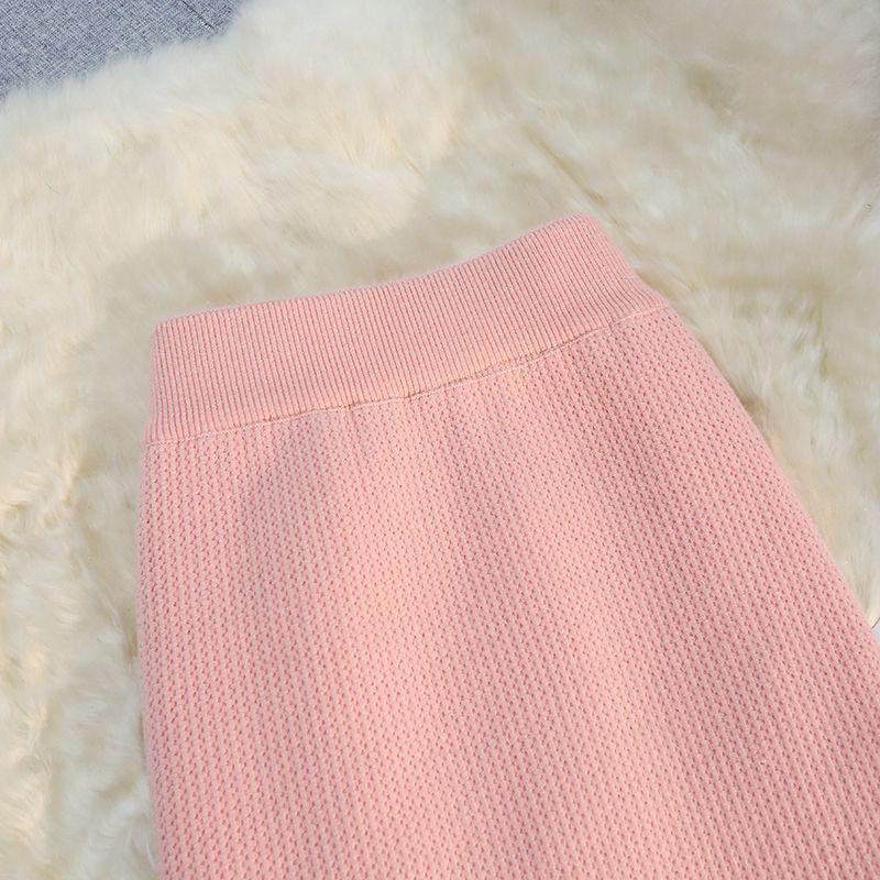 Вязаная юбка средней длины для женщин осенью и зимой. Плюшевая юбка с разрезом на спине — фото 9