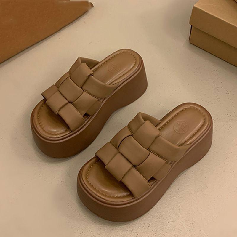 

Muffin thick-soled cool slippers female explosion 2025 summer light Korean version casual versatile outer wear super high heel sandals 40 хаки