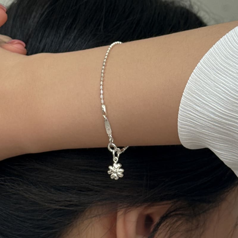 Melliv Petit Clover Bracelet_mvb23