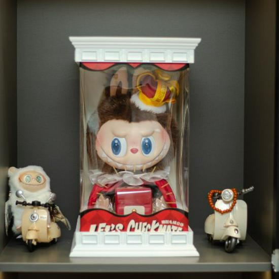 LABUBU ZIMOMO Archangel Acrylic Display Box with Magnetic Door