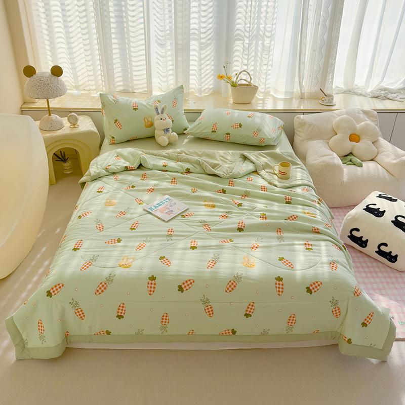 Ultra-Soft Summer Cooling Quilt - Lightweight, Breathable & Skin-Friendly with Embossed Floral Print Design for All Seasons - Perfect for Bedroom