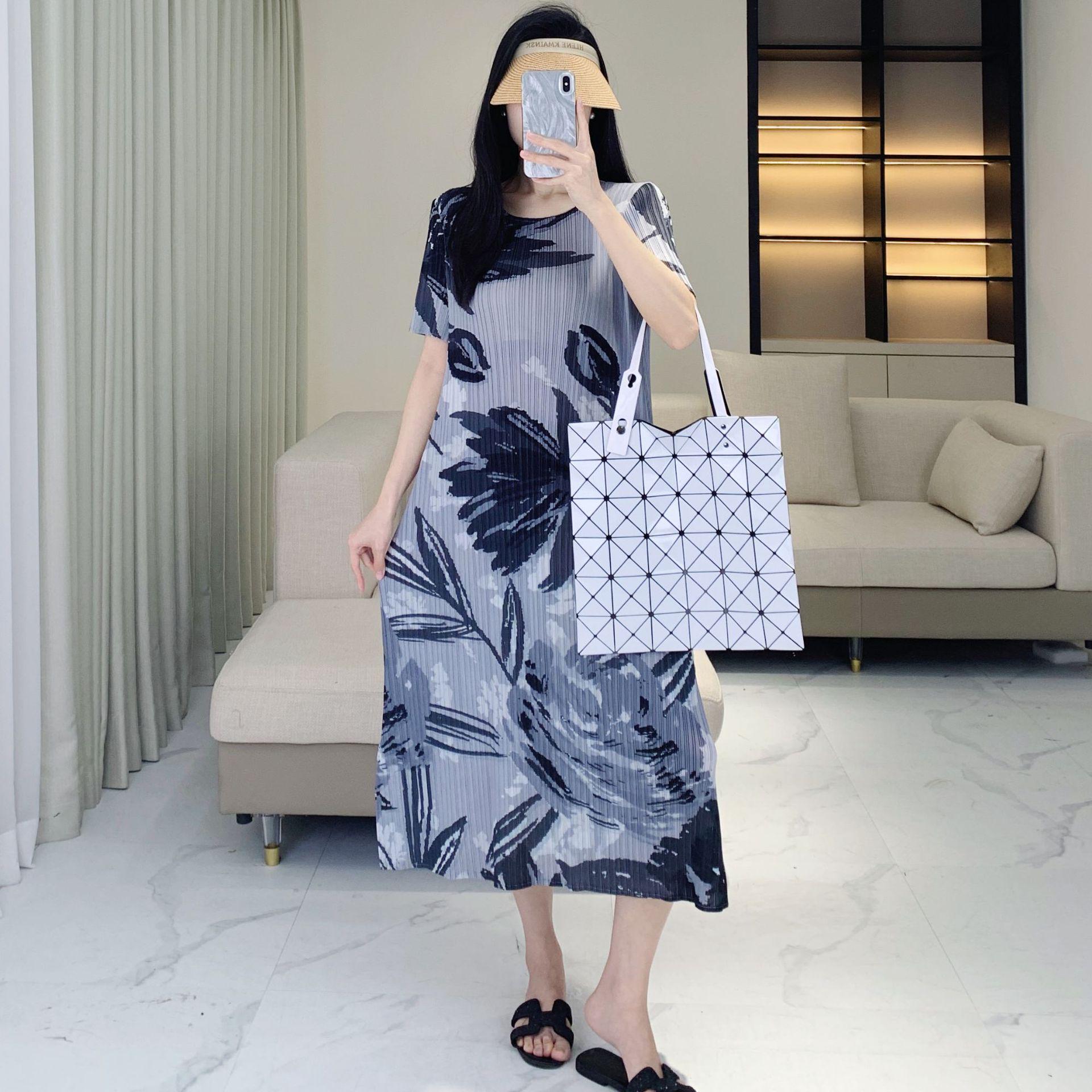 

Женское миди-платье плиссе больших размеров весна/лето 2025 One Size (90-150 jin) серый