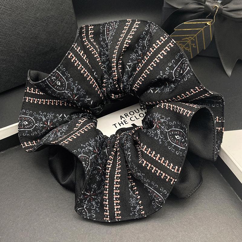 2025 Retro Floral Ethnic Scrunchie: High-End Hair Tie for Low Ponytails