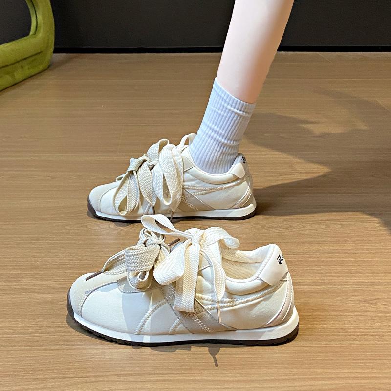 2025 little white shoes women's spring new Korean version ins female students leisure sports versatile Forrest Gump shoes street shot thick sole
