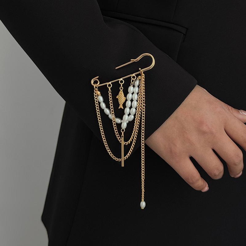 Gold Plated Pearl Chain Lapel Brooch With Dangling Tassel Fish Charm For Blazer Daily Wear Formal Occasions Fashion Jewelry