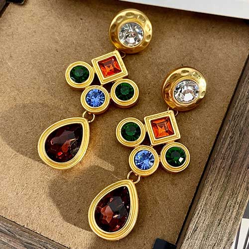 Elegant Women Men Fashion Classic Crystal Pendant Earrings For Women Girls Vintage Palace Style Gorgeous Ear Rings Jewelry