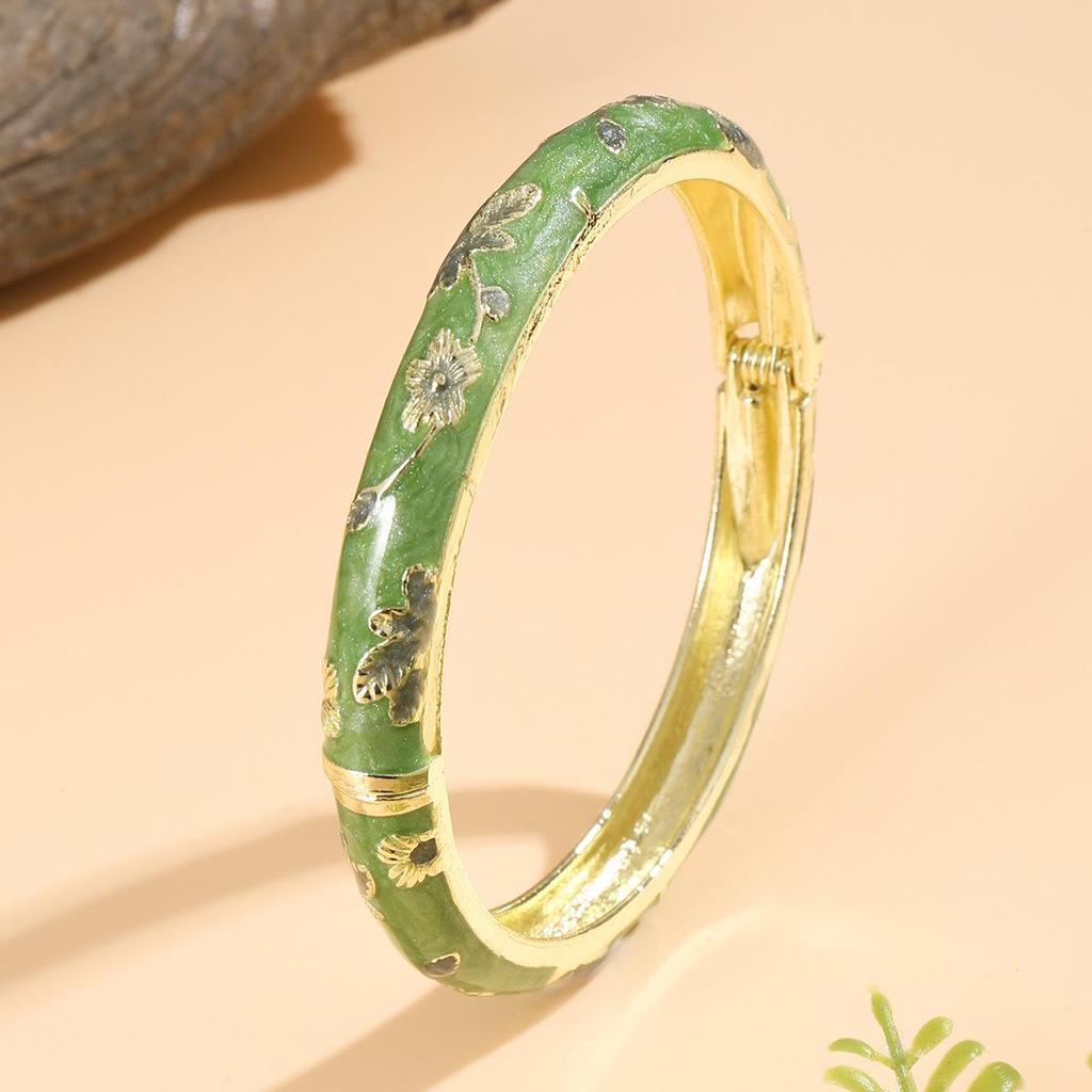 Retro Cloisonné Enamel Bracelet with Small Floral Design