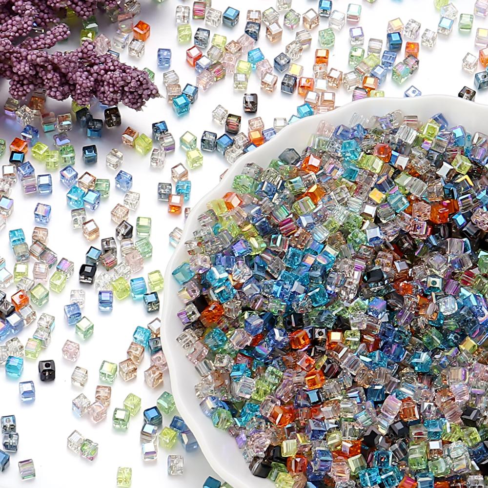 50 Pièces 4/6/8mm Cube Carré Facetté Cristal de Bohême Verre Perles Libres Artisanat pour Fabrication de Bijoux DIY Bracelet Collier Accessoires