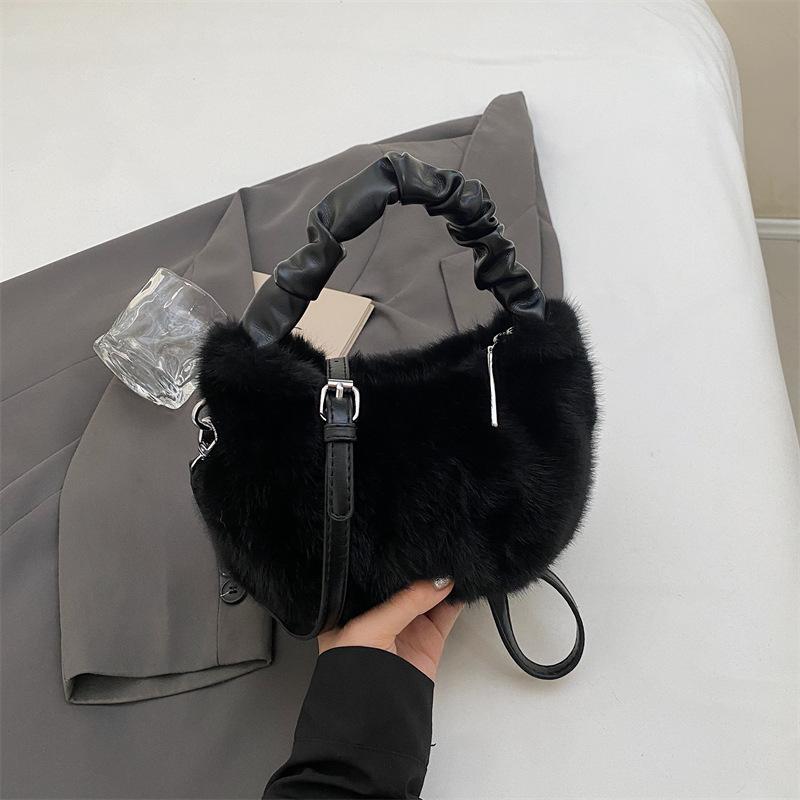 

Осенне-зимняя плюшевая сумочка новая нишевая модная простая сумка через плечо повседневная универсальная трендовая сумка-мессенджер чёрный