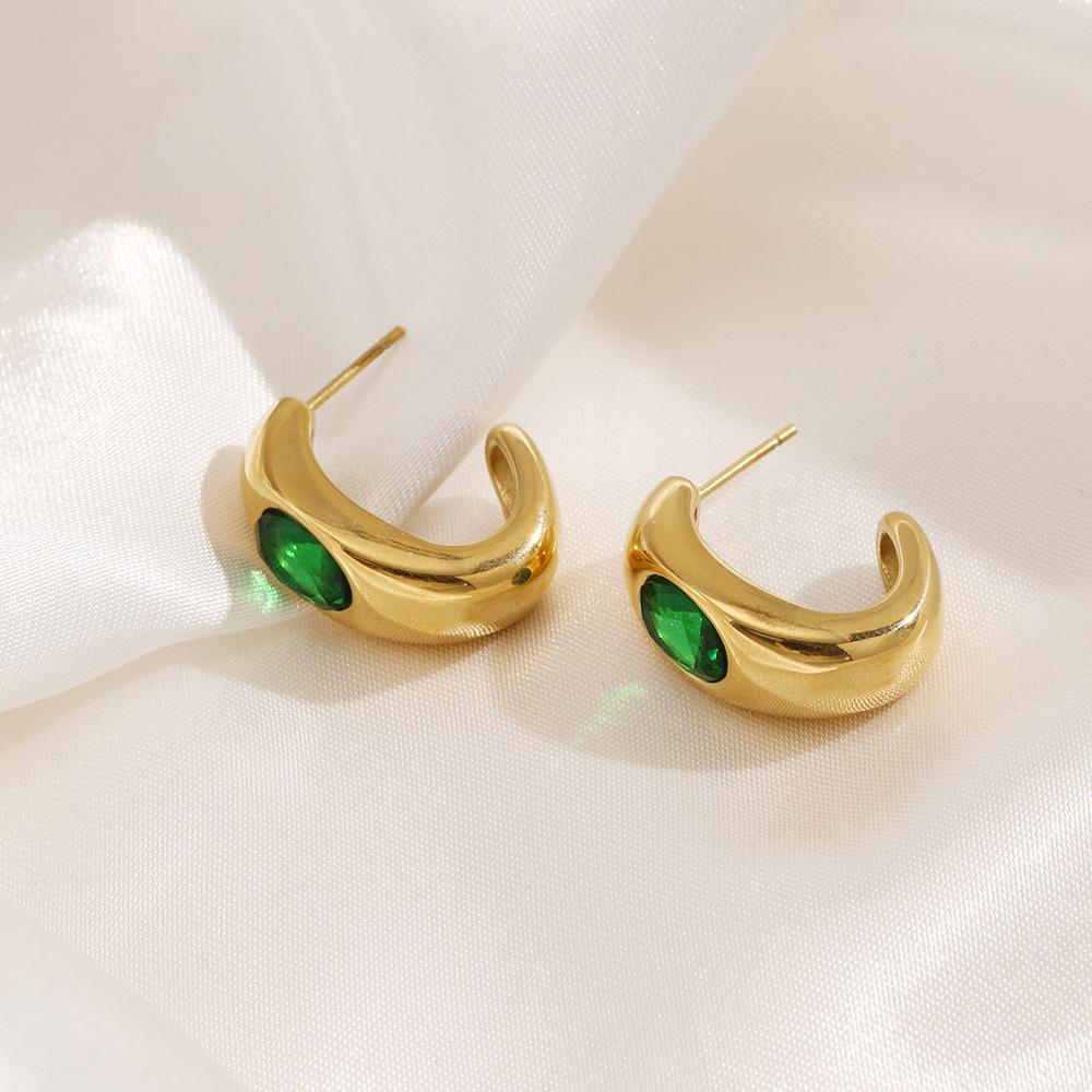 Europe and the United States hot-selling fashion simple metal oval green emerald gold-plated stainless steel earrings spot