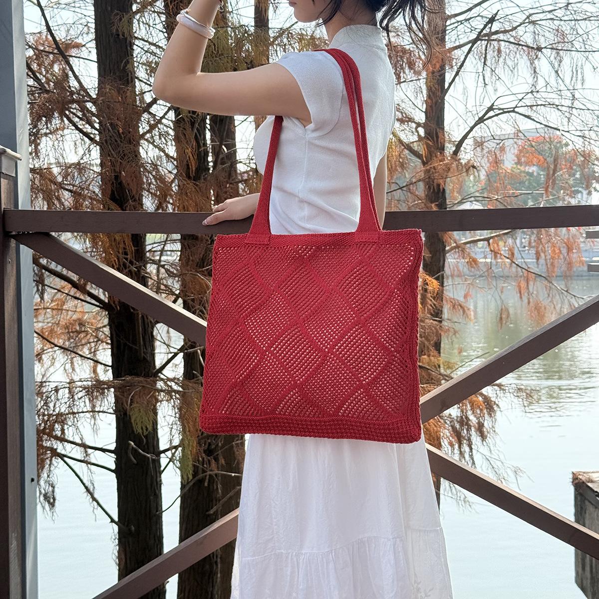

Spacious Knitted Boho Tote Bag, Hollow Weave Beach Handbag, Chic Vacation Shoulder Purse for Women червоний