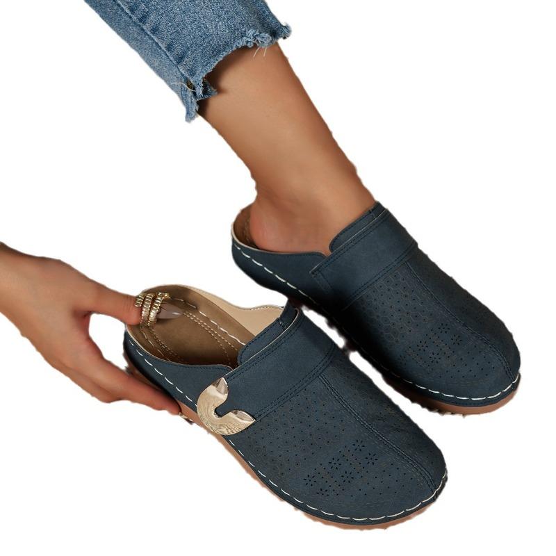 Women's Plus Size Summer Slippers Euro-American Closed-Toe Metal Hollow-Out Shoes