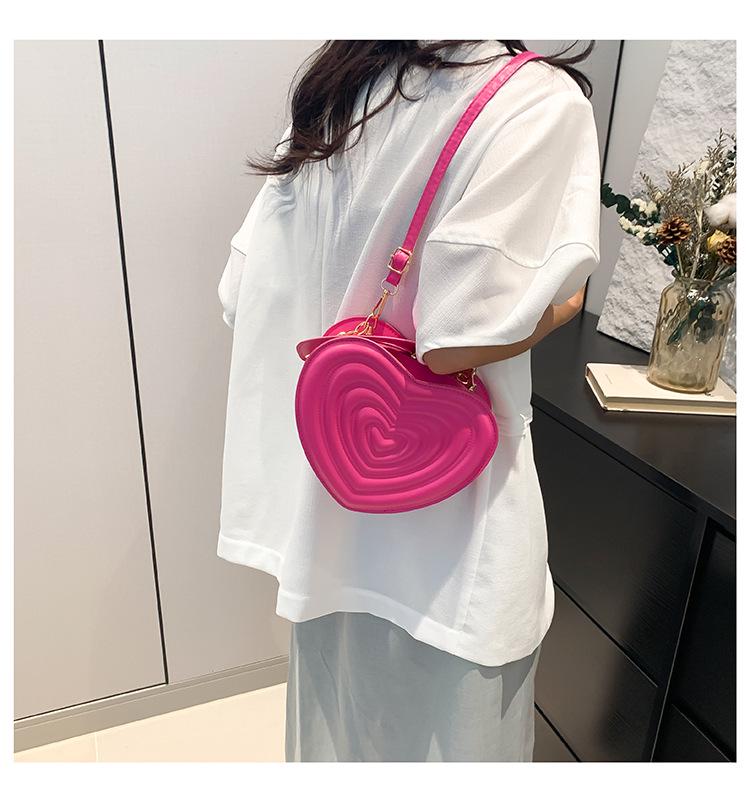 2024 Spring/Summer Women's Heart-Shaped Candy Color Handbag: Sweet & Fashionable Small Bag