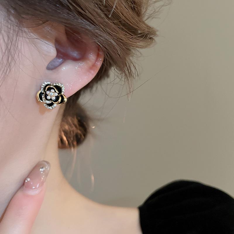 Elegant French Retro Drip Oil Zircon Faux Pearl Flower Sterling Silver Stud Earrings for Women
