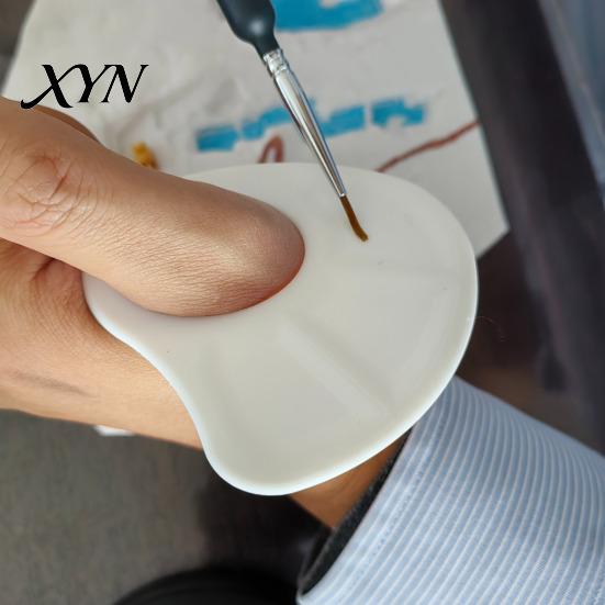 Ergonomic Thumb Hole Painting Tray Mini Paint Palette Tray, with Hole, Lightweight Durable Handheld Resin for Acrylics Mixing Watercolor Palette,