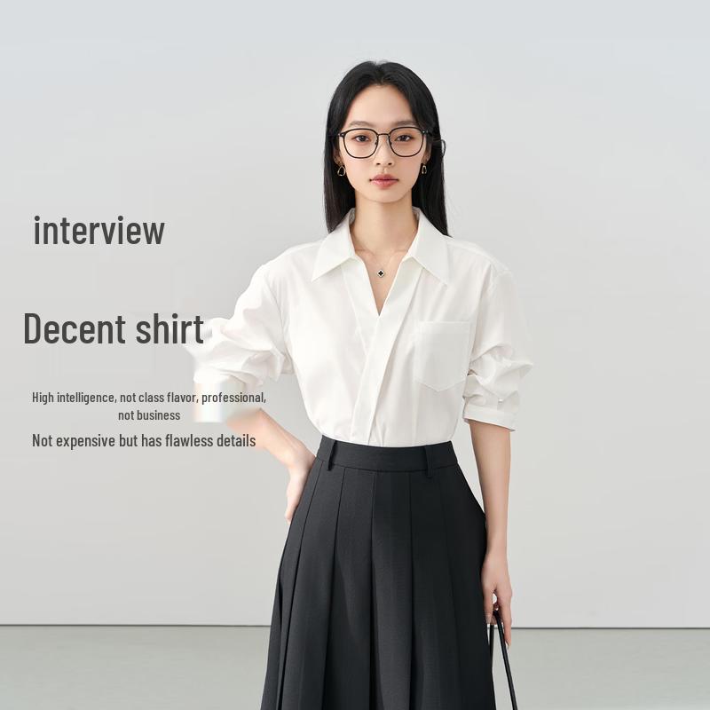 Women s V-Neck Short Sleeve Commuter Blouse M