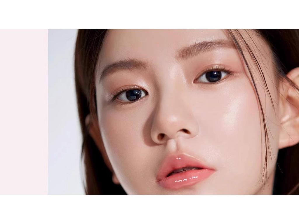AZTK MJ02 Lip Jelly: Moisturizing, Mirror-Gloss Lip Balm for a Pure, Shiny, and Luminous Look.