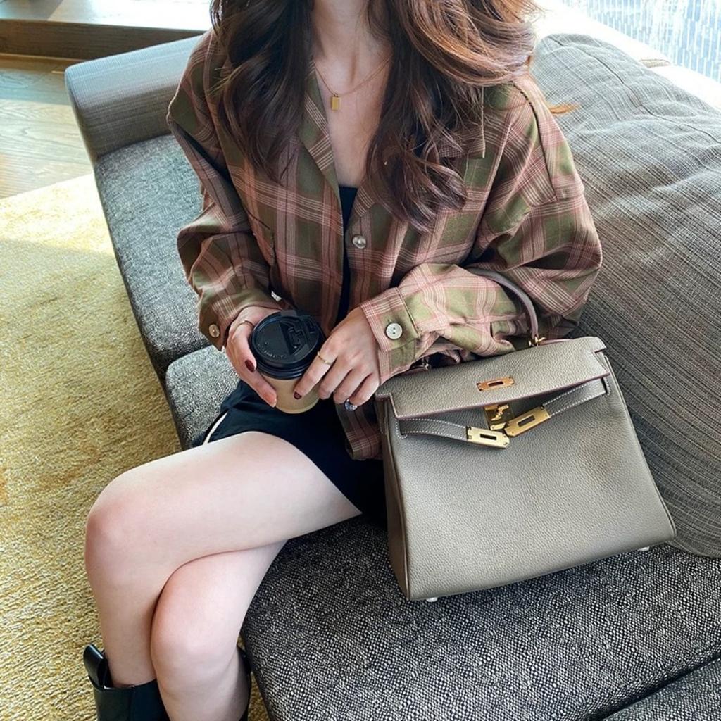 Neue Kelly-Tasche aus echtem Leder mit Litschi-Muster, Obermaterial aus Togo-Rindsleder, modische Schultertasche mit Innennaht, Crossbody-Tasche für Damen