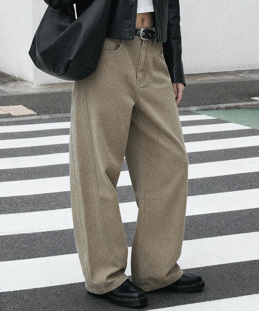 Eoneolleokodeuumeon Low Curved Wide Pants (3 Colors)