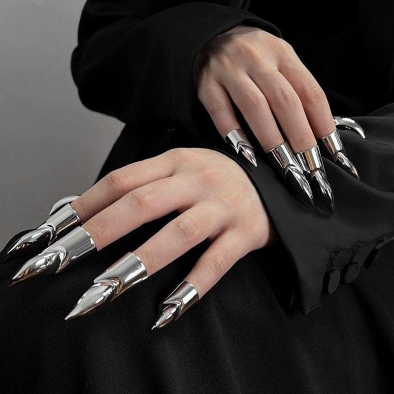 Edgy Wolf Claw Shaped Protective Finger Ring Alloy Stylish Nail Guard Accessory For Modern Fashion Enthusiasts