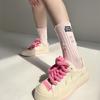 Lochsocken Englische Buchstabenstickerei Bettlersocken Streetstyle Kreativ Einfarbig Internet-Berühmtheit Mittellange Stapelsocken