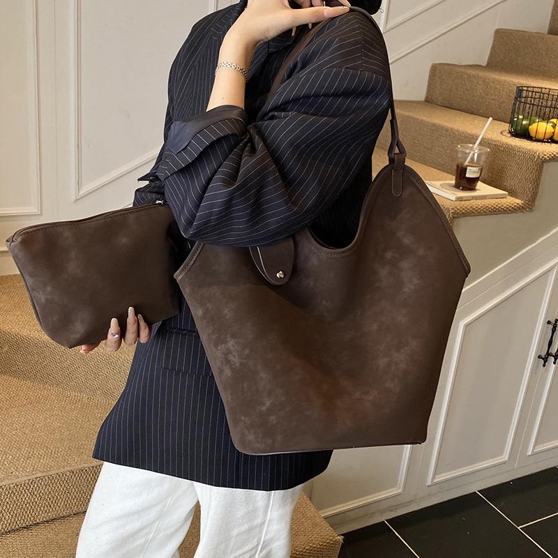 Retro Style Underarm Bag Women's Autumn Fashion Commuter Tote Bag Large Capacity Mother and Child Shoulder Bag