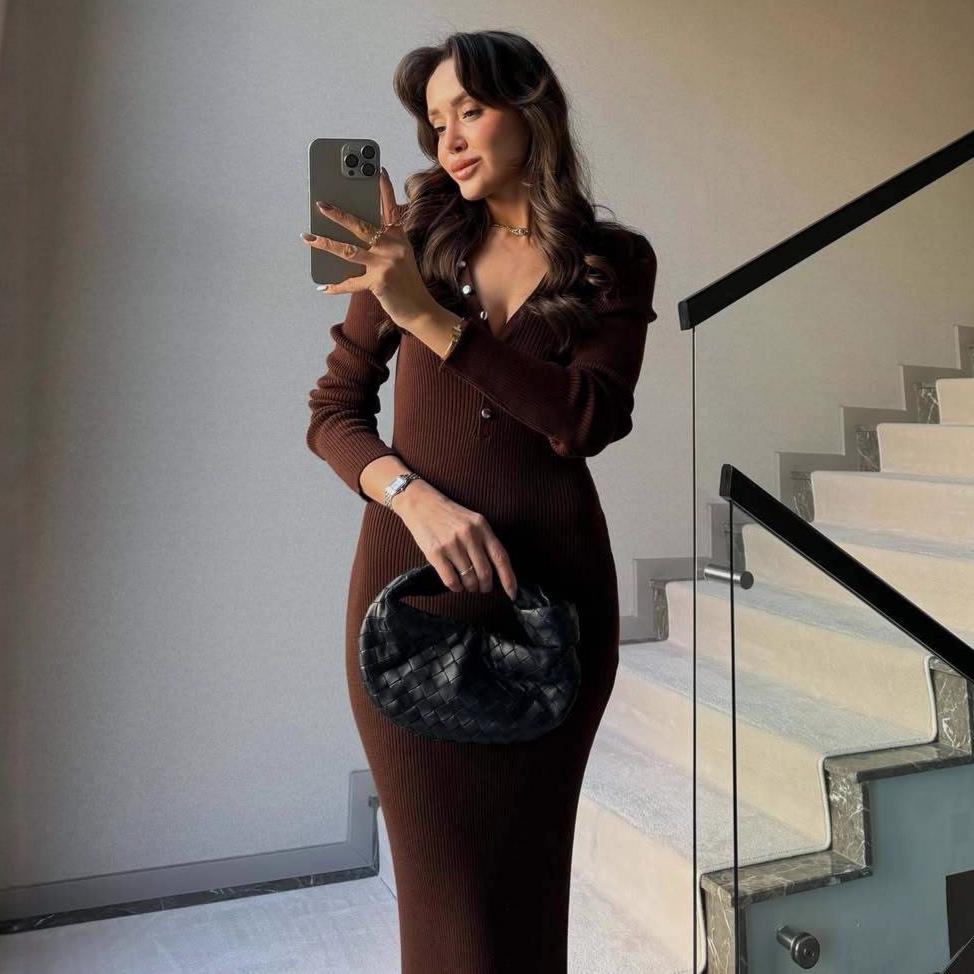2025 Autumn European & American V-Neck Hip-Wrap Loose Knit Wool Dress