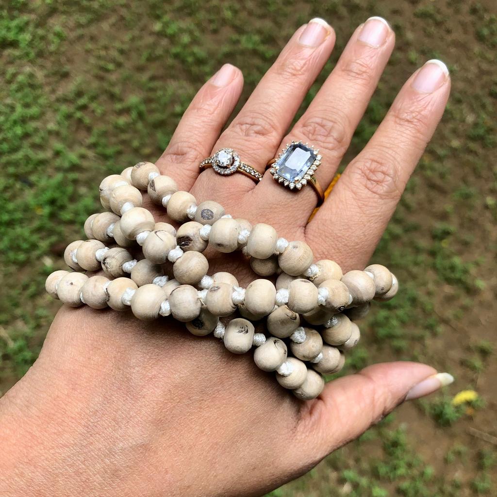 8 mm tondo 108+1 Perla Indiana TULSI Tulasi Basilico Santo Vaishnav Iskcon Japa Jaap Mala Rosario Yoga Preghiera Guarigione Meditazione