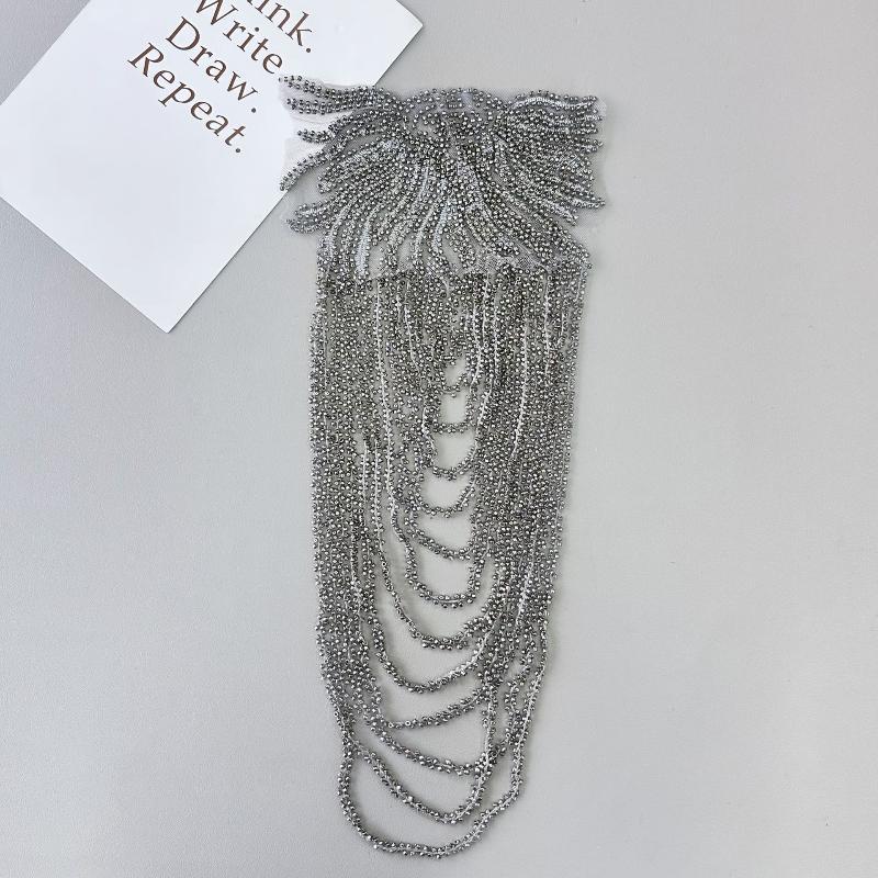 1Pcs Beaded Wedding Dress Shoulder Patches Vintage Heavy Embroidery Tassel Three-Dimensional Crystal Pendant
