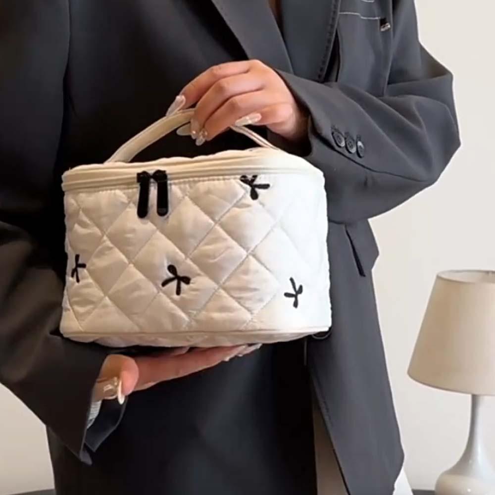 

Clutch Purse Embroidered Makeup Bag 3D Wash Bag Portable Bow Cosmetic Handbag Bathroom чёрный
