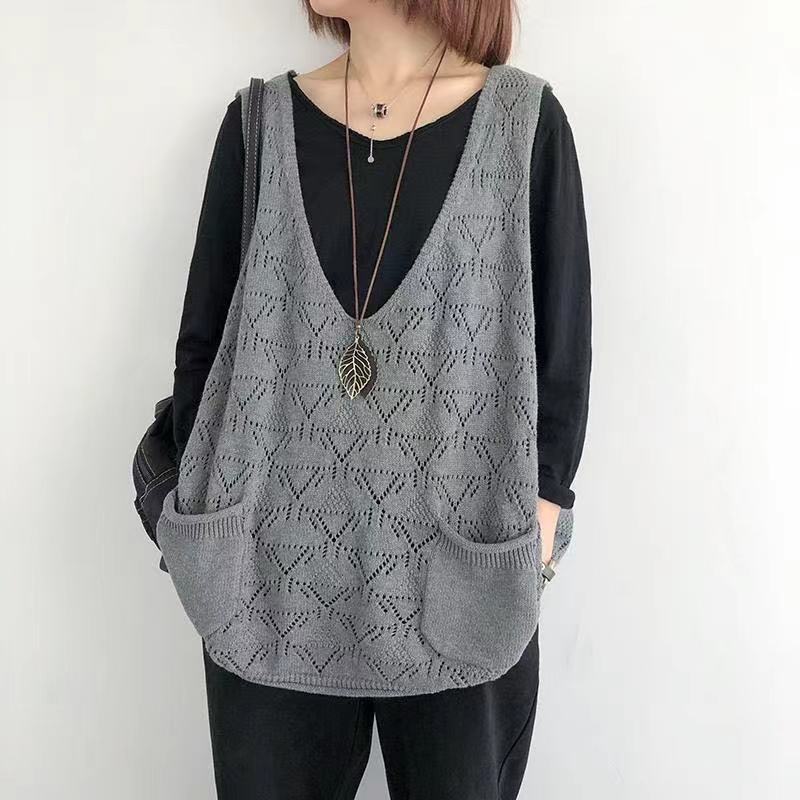 Knitted Vest Women's V-neck Hollow Thin Sweater Solid Color Casual Knitted Pullover Sleeveless Top Large Pocket Design Loose Casual Autumn