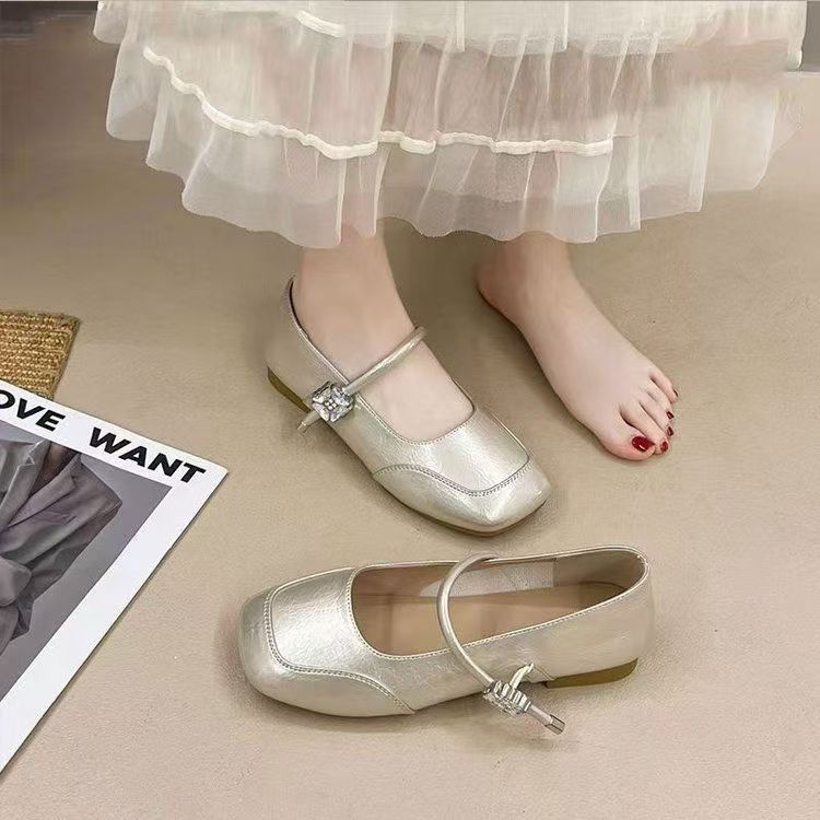 French retro Mary Jane shoes women's 2025 spring and autumn new versatile single shoes light mouth silver small leather shoes Doudou shoes