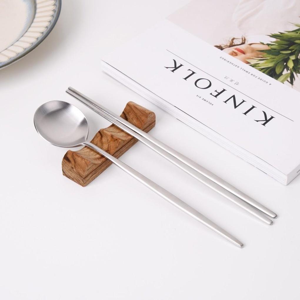 Avella Premium Glossy and Matte Dinner Cutlery Silver Spoon