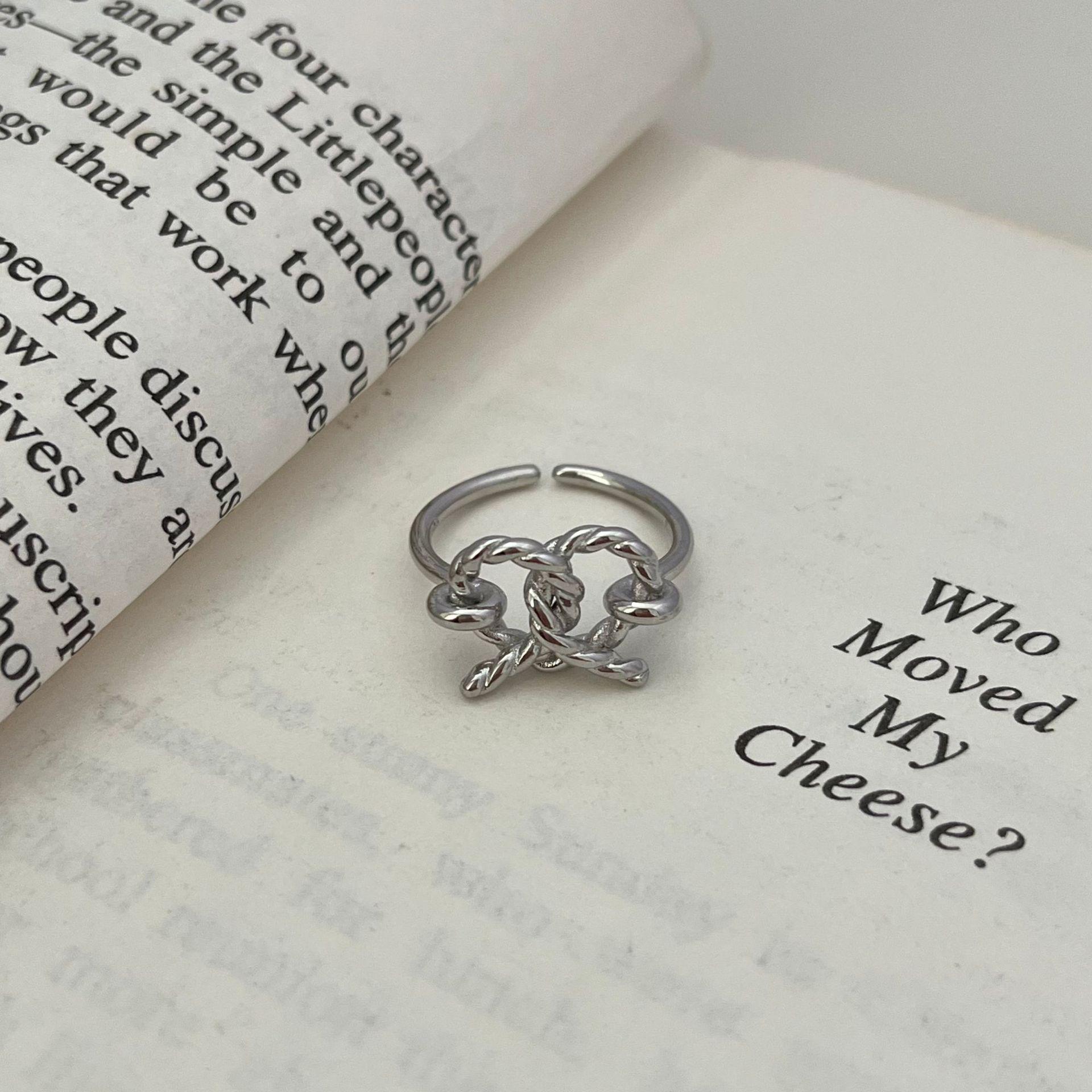 Korean High-End Simple Love Knot Heart Ring: Minimalist & Versatile Twisted Rope Design for Women Adjustable Opening