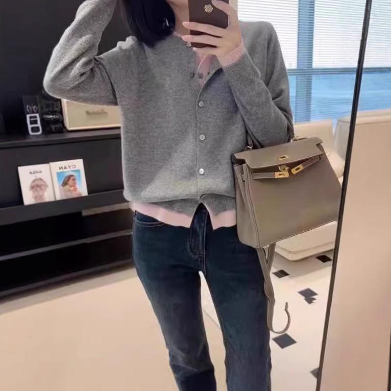 Retro Style Color-Block Two-Piece Wool Sweater - Soft, Skin-Friendly, Slimming Knit Cardigan for Women