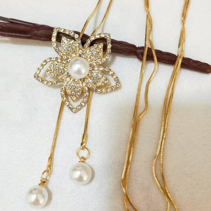 Luxury Pearl Pendant Sweater Chain Necklace: High-End Fashion with Influencer Style