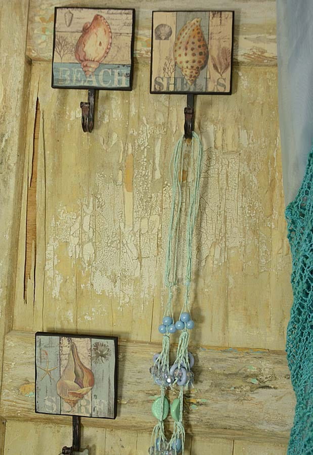 Retro mediterranean beach shell wall hanger