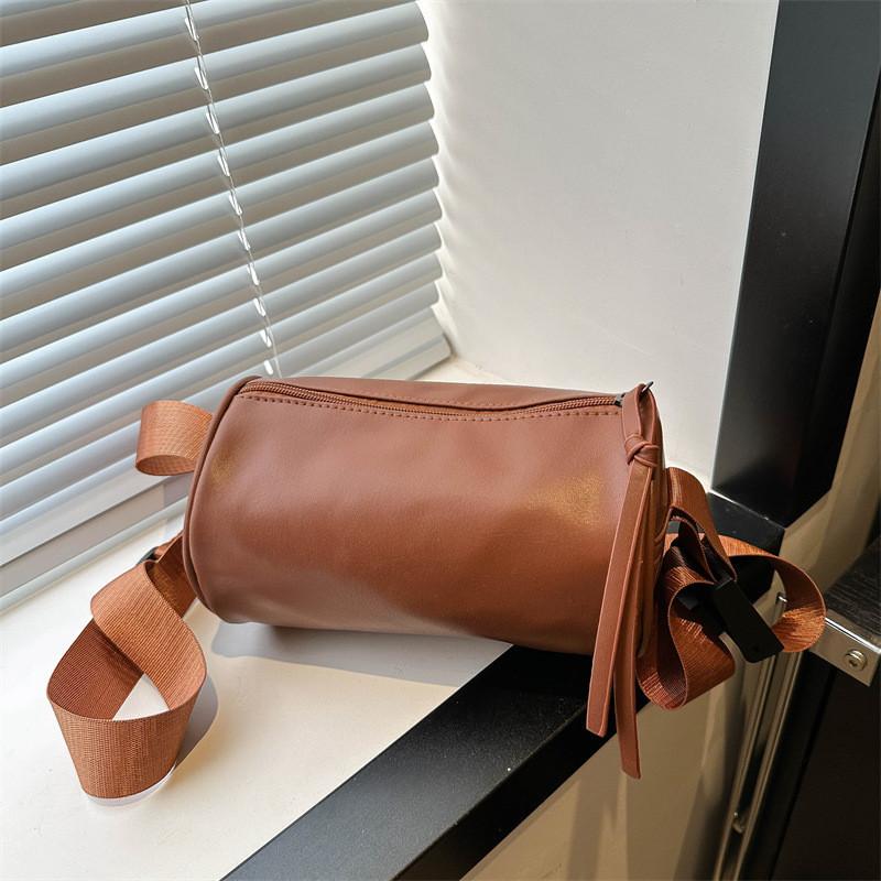 Elegant 2024 Korean Style Crossbody Bag Female Fashionable Pu Leather Shoulder Bag
