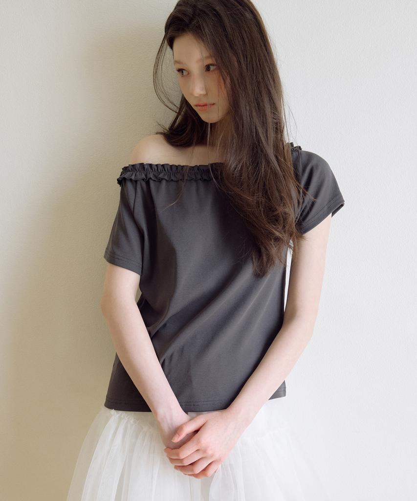LETTER FROM MOON Sov Frill One-Shoulder Short-Sleeve T-Shirt (Charcoal)