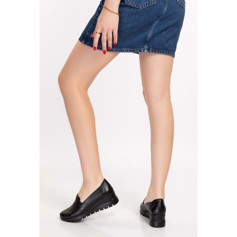 Pantofi de damă din piele naturală cu talpă anatomică cu toc pană perforați cu laser