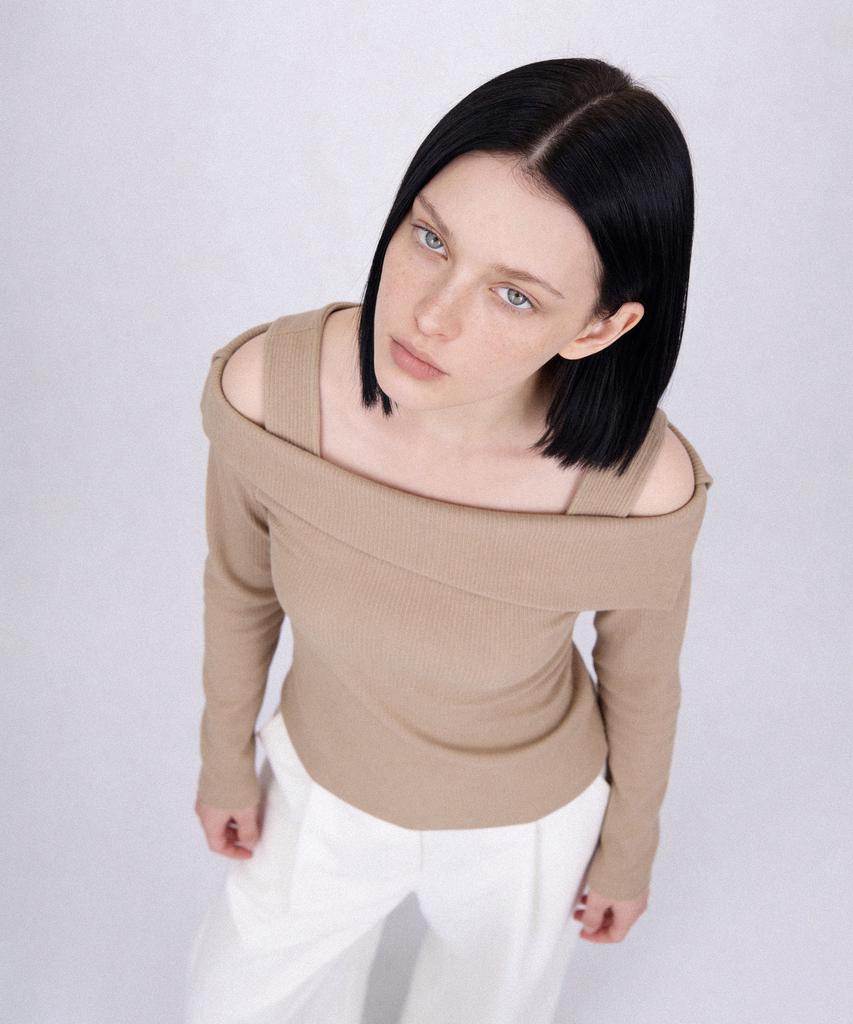 Myuleus Off-Shoulder Strap Knit [Beige]