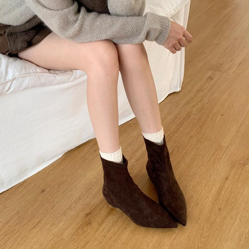 2025 autumn and winter new European and American retro simple matte suede flat socks boots thin boots temperament pointed short boots women