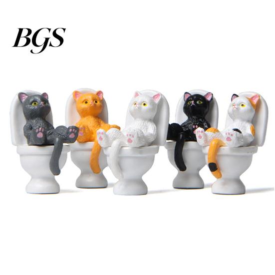 Figurine Funny Cat Spiritual Consolation PVC Vivid Animal Miniature Appearance Toilet Series Statue Party Supplies Garden